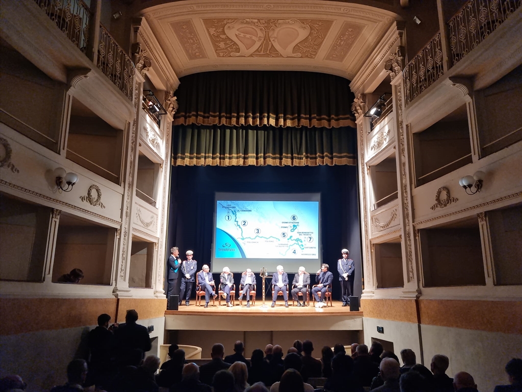 PRESENTAZIONE TIRRENO ADRIATICA 2023 - TEATRO DELL'OLIVO CAMAIORE